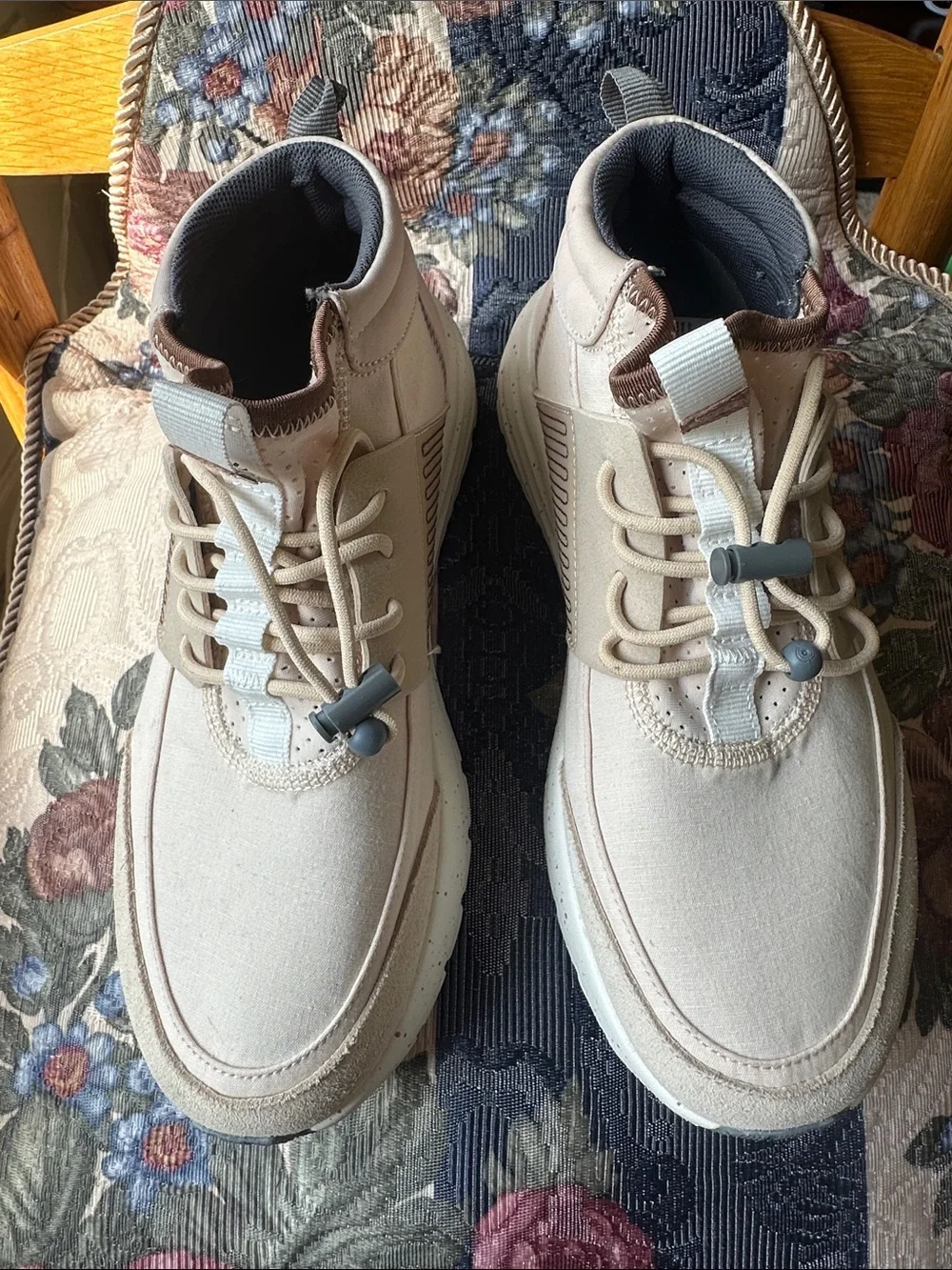 Hey Dude Women's Sirocco Mid Sport sneakers Sz 8